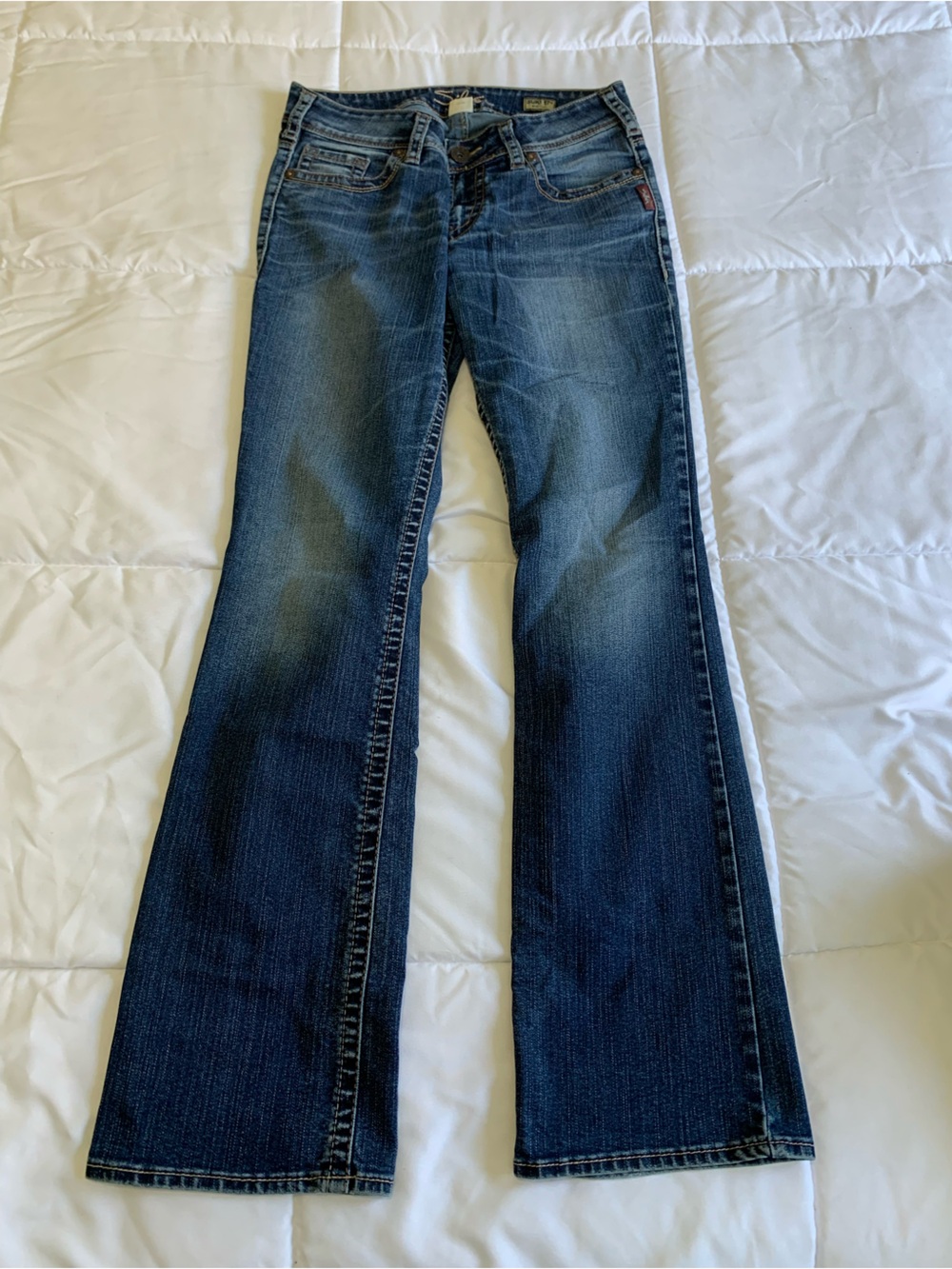 Like new SILVER JEANS size 29